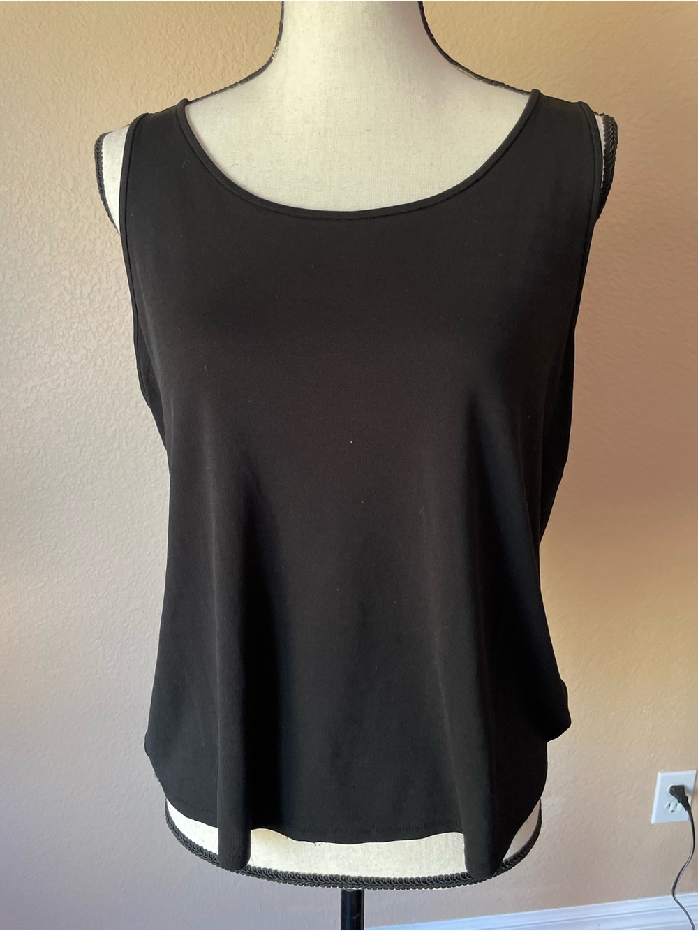 Eileen Fisher 100% Silk knit stretch Scoop Neck Tank Top Layering Basic L